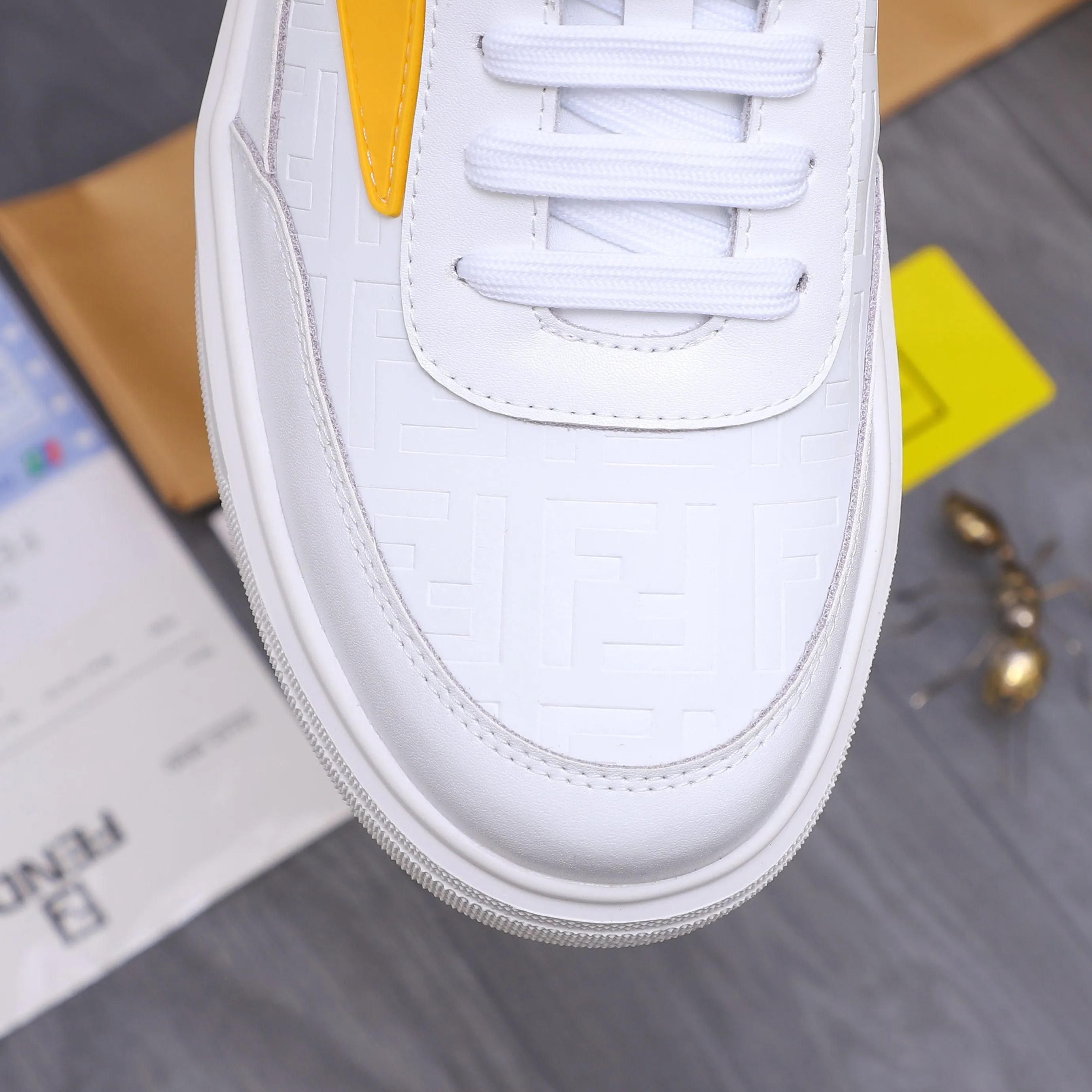 Men's shoes 💰420 Product trademark: FENDI "Fendi" casual shoes Regular size: 38-45 (45 is custom-made and non-returnable) Product materials: Selected cowhide embossed upper, mesh lining, cowhide insole, rubber outsole